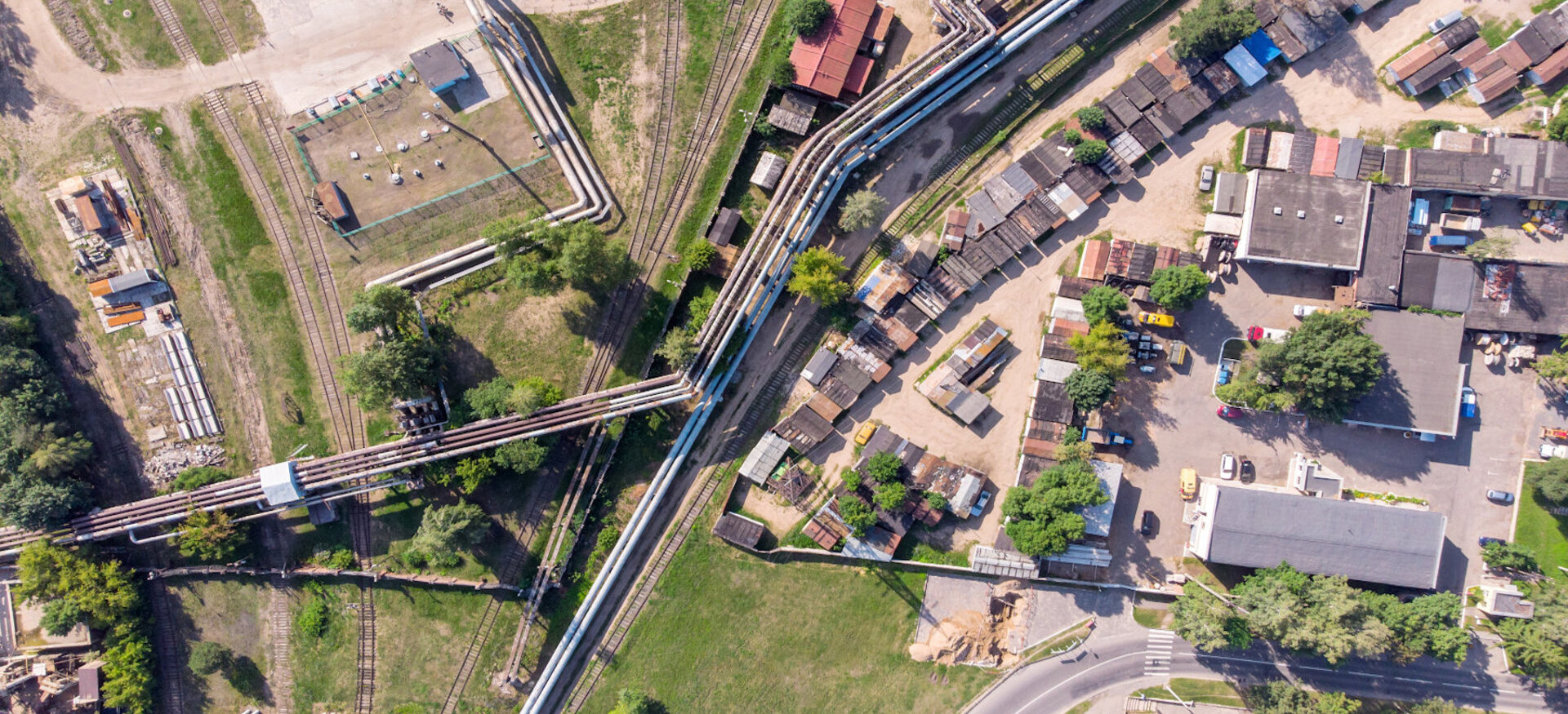 Wertermittlung von Gewerbeimmobilien in Baden-Württemberg Vogelperspektive eines Gewerbegebiets Baden-Württemberg