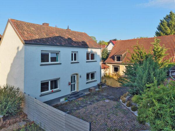 Solides Einfamilienhaus mit großer Scheune für viele Nutzungsmöglichkeiten!