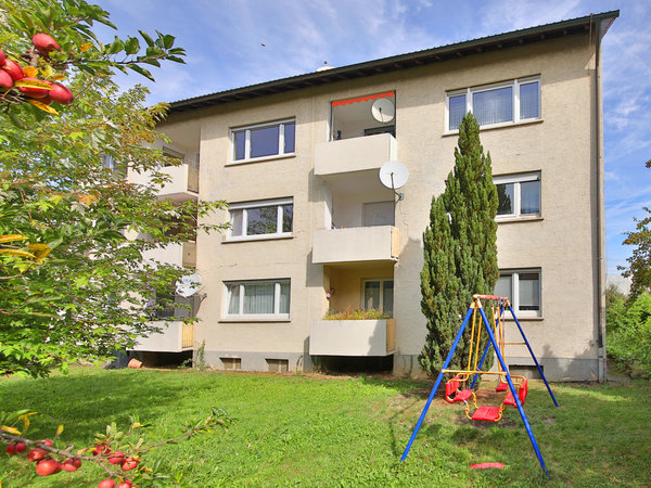 3,5-Zimmer-Wohnung mit Balkon und Gemeinschaftsgarten in Ortsrandlage