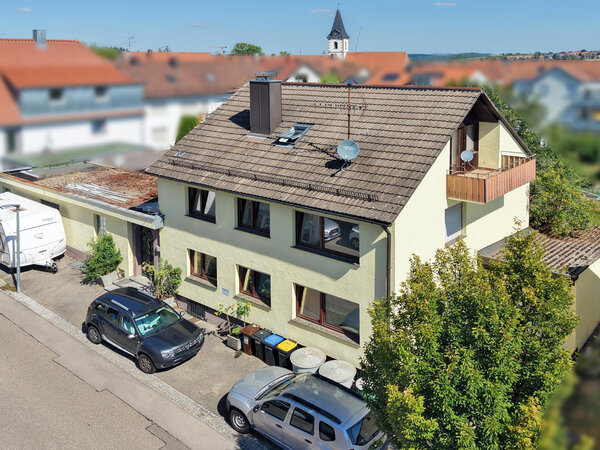 Großzügiges Mehrfamilienhaus mit Nebengebäude und vielseitigen Nutzungsmögl...