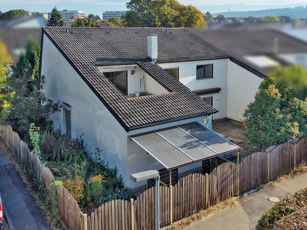 Ein Zuhause im Dornröschenschlaf für Familien, mehrere Generationen oder ne...