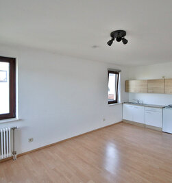 Zimmer + Küche