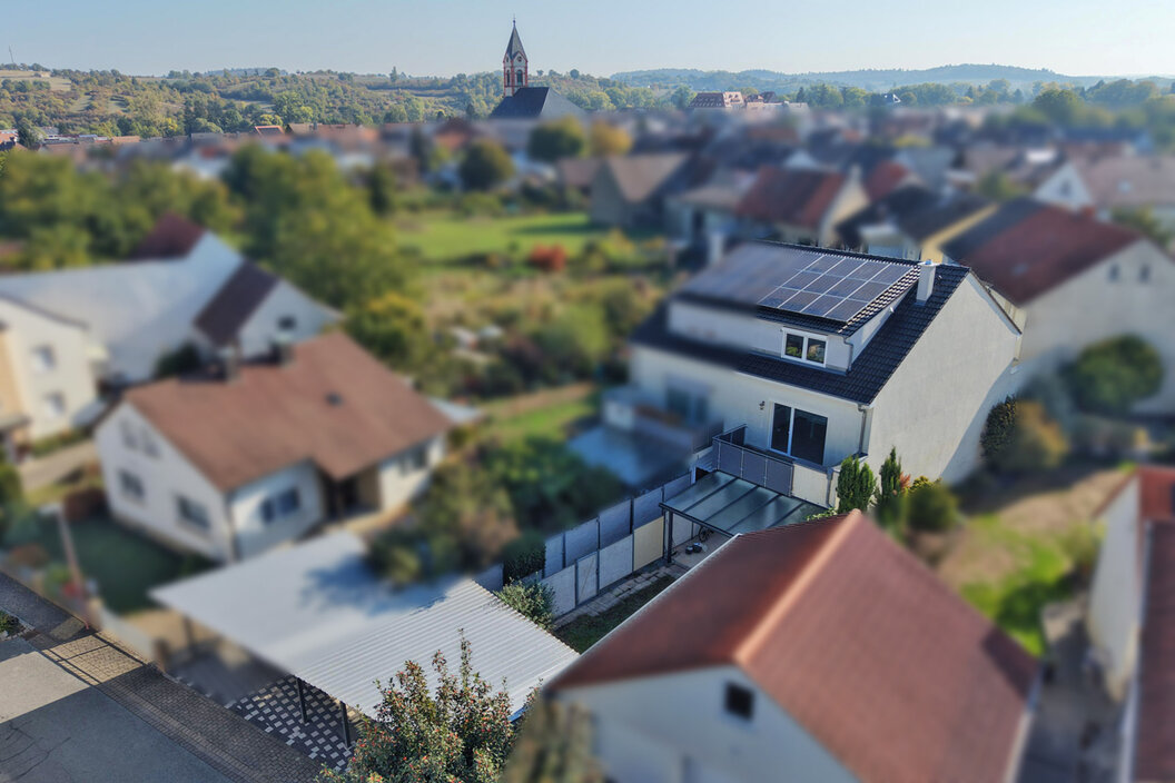 Haus und Umgebung