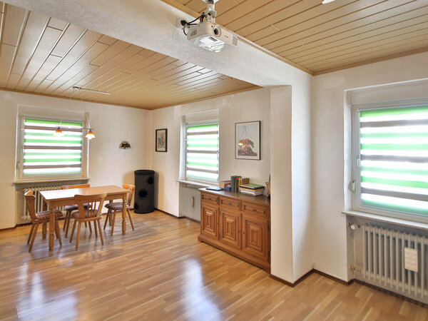 Schönes Familienhaus mit viel Platz für Hobbyaktivitäten!