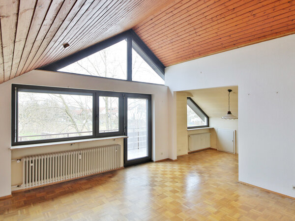 Helle 3-Zimmer-Dachgeschosswohnung mit Balkon - mit Aussicht ins Grüne - in...
