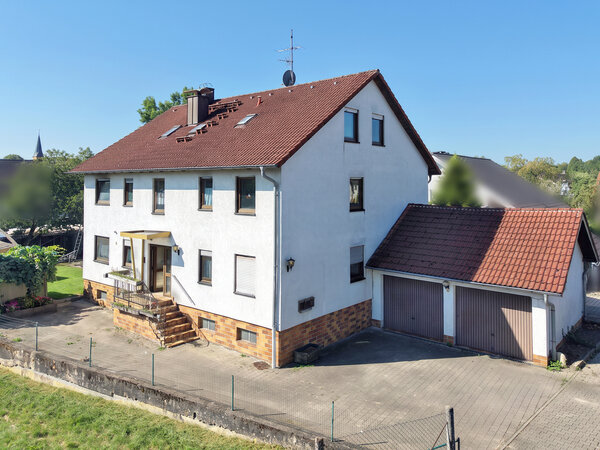 Investoren und große Familien aufgepasst: 2 Wohnungen in 3-Familien-Haus mi...