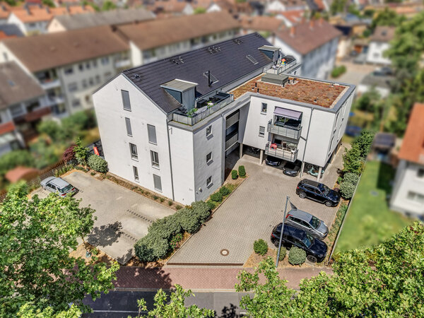 Neuwertige 2-Zimmer-Erdgeschosswohnung mit Terrasse, Garten und Stellplatz ...