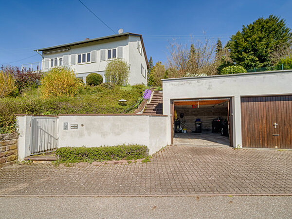 Attraktives Einfamilienhaus mit Ausbaureserven und großzügiger Doppelgarage...