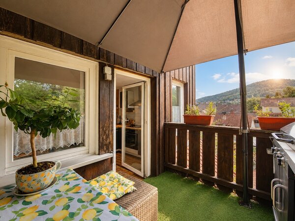 Attraktive Kapitalanlage: Vermietete Maisonette-Wohnung mit Balkon in sanie...