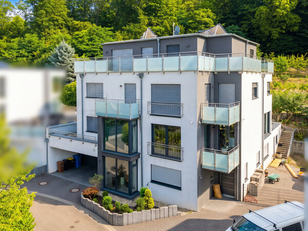 Exklusives Anwesen mit großzügigem Garten, Kamin, Aufzug und Einliegerwohnu...