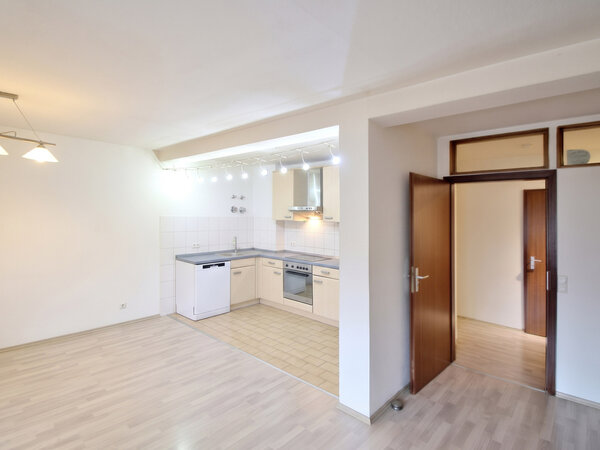 Frisch vermietet: Attraktive 2-Zimmer-Kapitalanlage mit Balkon in Schömberg