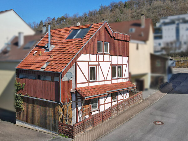 Lage-Lage-Lage: kleine Doppelhaushälfte in Keltern-Dietlingen