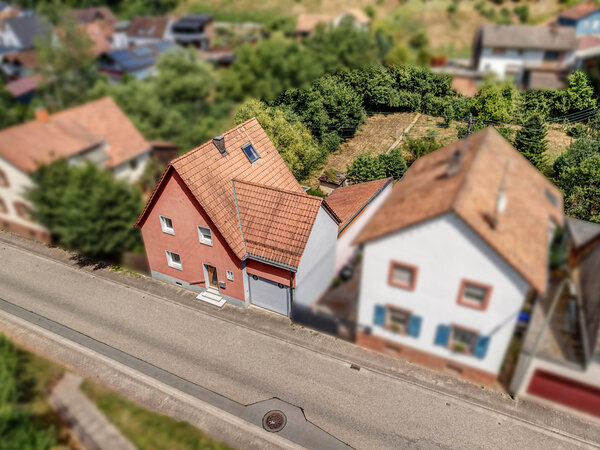 Perfektes Einfamilienhaus mit großem Sonnengrundstück sucht junge Familie!